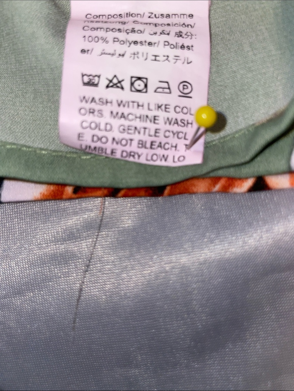 SHEIN Sage Green Floral Scallop V-Neck Tank - Picture 8 of 8